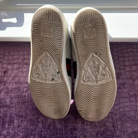 Gucci Sneaker. Previously loved and very comfortable. Iconic style. - Picture 6 of 12
